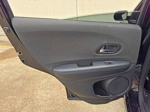 Used 2019 Honda HR-V Sport image 34