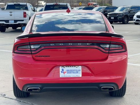 Used 2018 Dodge Charger SXT Plus w/ Blacktop Package image 10