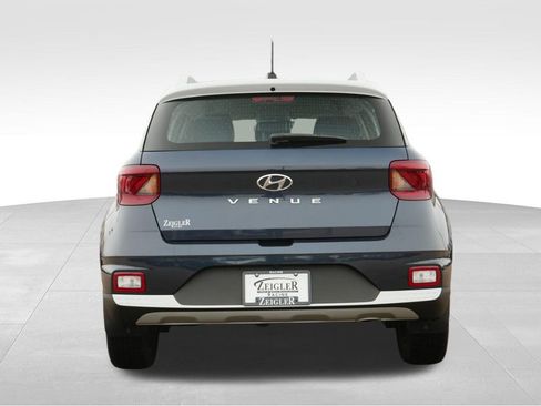 Certified 2023 Hyundai Venue Limited w/ Cargo Package image 7