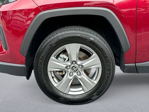Used 2025 Toyota RAV4 XLE FWD image 18