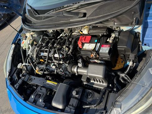 Used 2020 Nissan Versa SR FWD image 9
