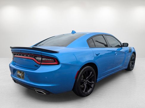 Used 2018 Dodge Charger R/T w/ Blacktop Package image 5