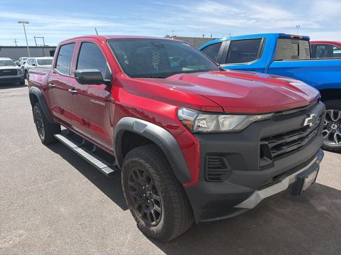 Used 2025 Chevrolet Colorado Trail Boss AWD/4WD image 4