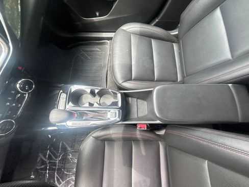 Used 2025 Chevrolet Trax RS w/ Sunroof Package FWD image 15