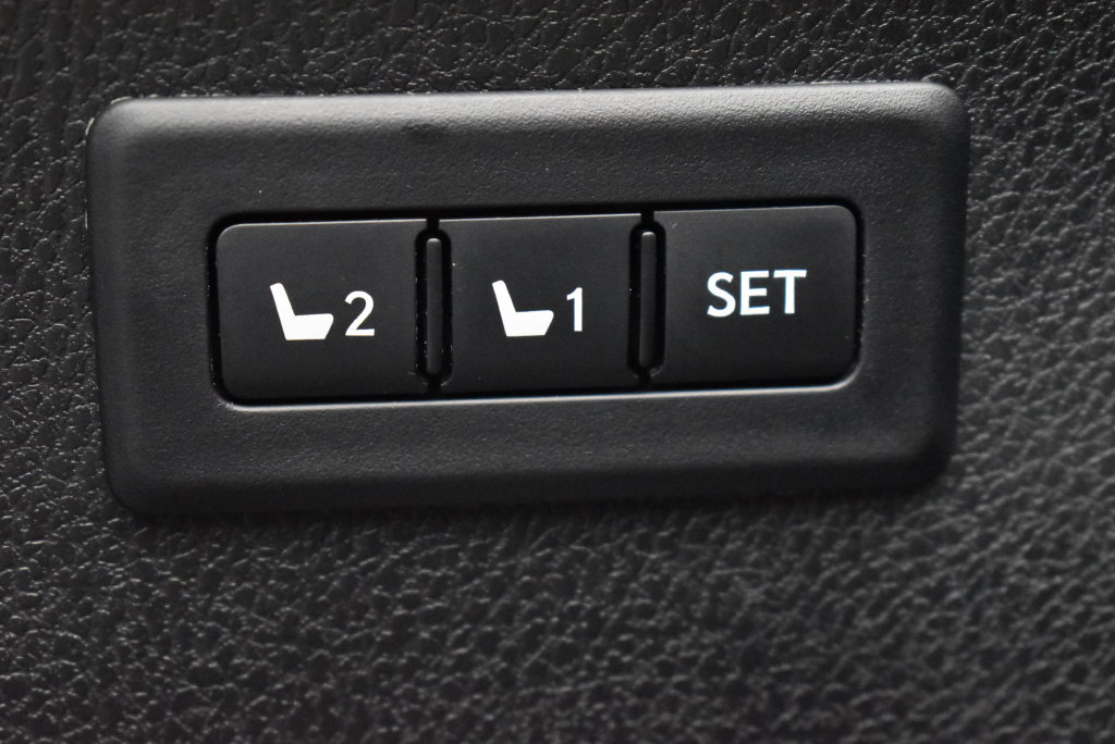 Used 2017 Toyota RAV4 Limited w/ Advanced Technology Package AWD/4WD image 13