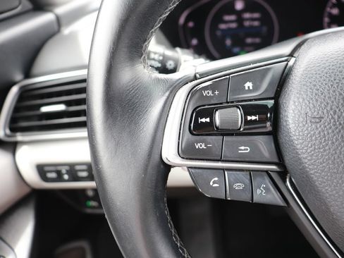 Used 2018 Honda Accord Touring image 19