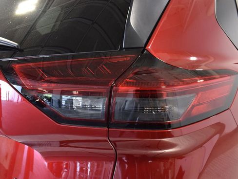 Used 2025 Nissan Rogue SV image 43