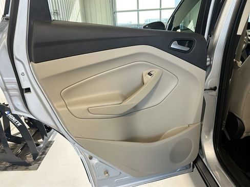 Used 2018 Ford Escape SE image 12