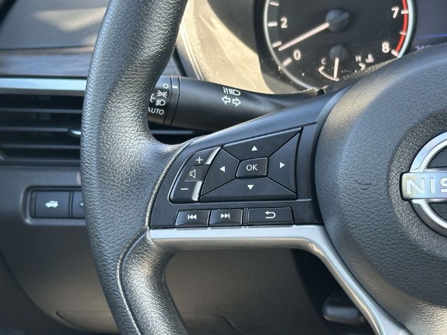 Used 2025 Nissan Altima 2.5 SV FWD image 23