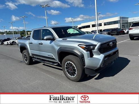 Used 2024 Toyota Tacoma TRD Off-Road w/ TRD Off Road Premium Package AWD/4WD image 2