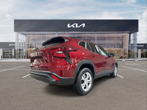 Used 2024 Chevrolet Trax LS image 8
