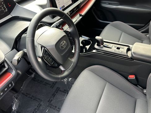 Used 2026 Toyota Prius Plug-In Hybrid image 10