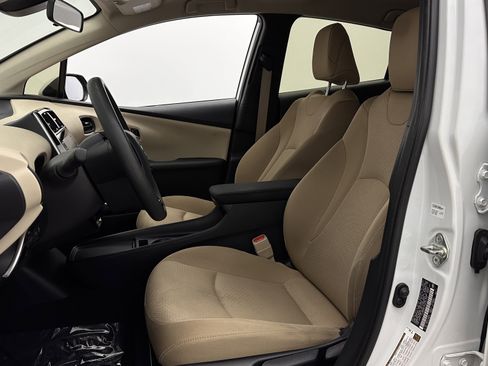 Used 2022 Toyota Prius LE image 13