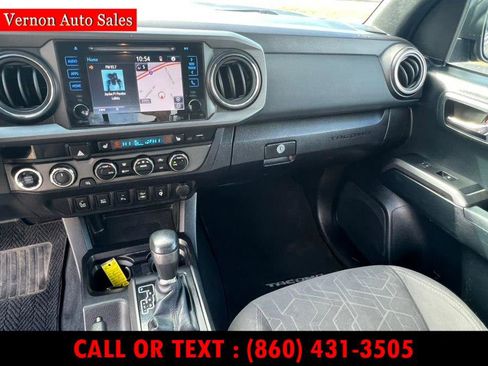 Used 2016 Toyota Tacoma TRD Sport image 15