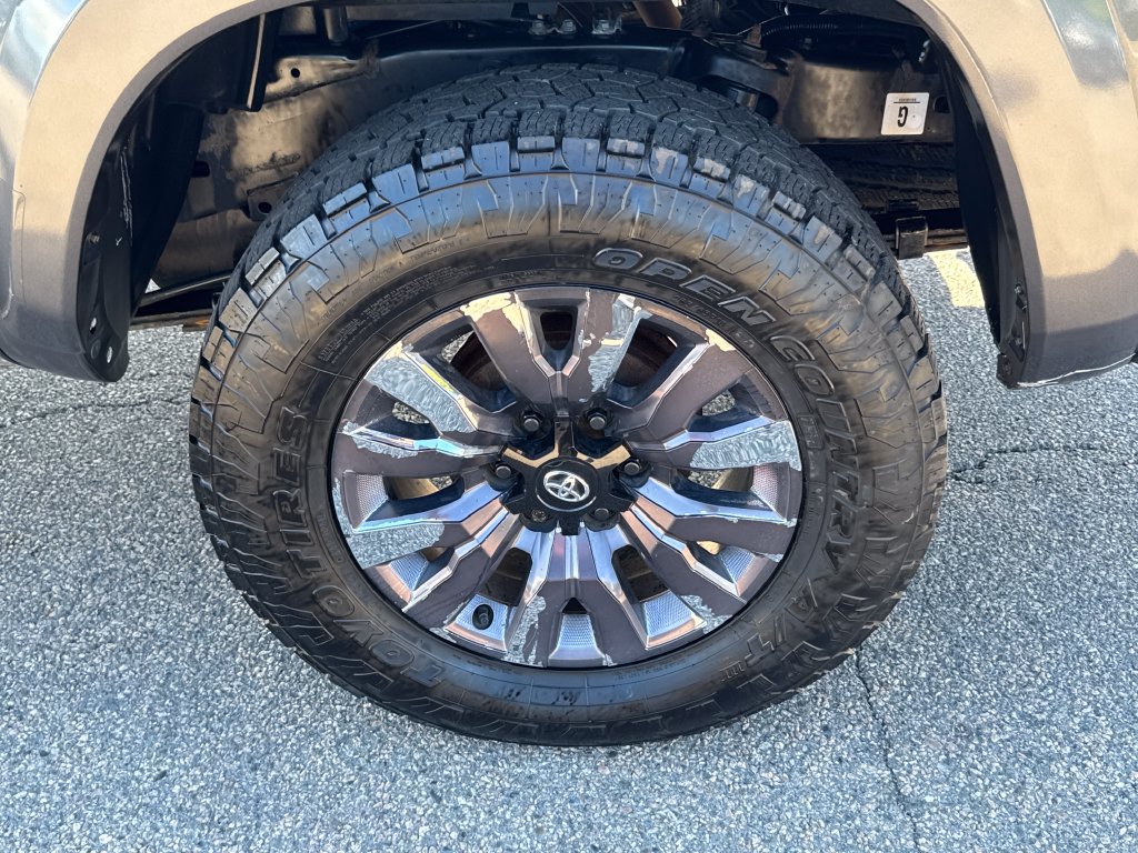 Used 2021 Toyota Tacoma Limited w/ Nightshade Package AWD/4WD image 41