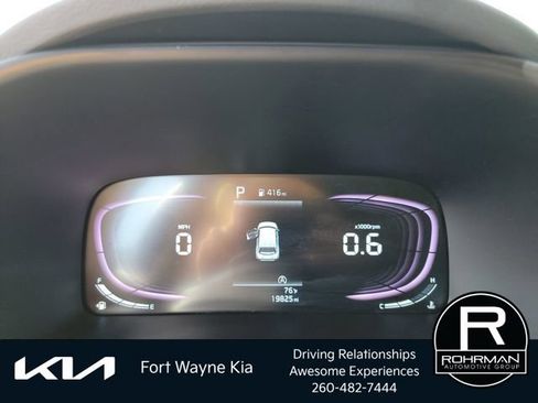 Certified 2025 Kia Soul LX w/ LX Technology Package FWD image 12