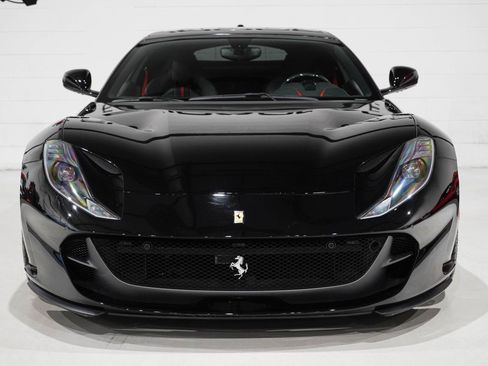 Used 2019 Ferrari 812 Superfast RWD image 5