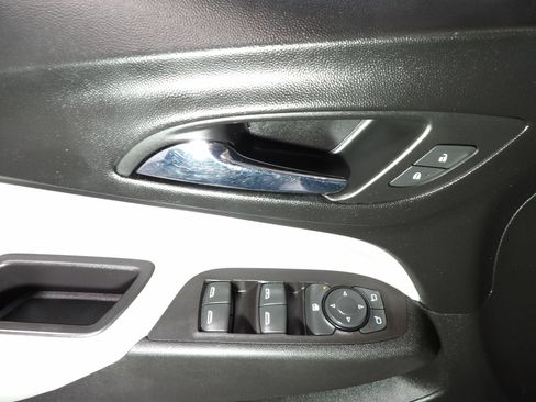 Used 2019 Chevrolet Equinox LT FWD image 7