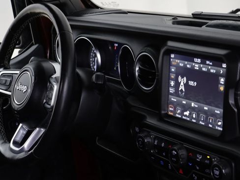 Used 2021 Jeep Wrangler Unlimited Sahara w/ Cold Weather Group AWD/4WD image 23