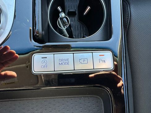 Used 2025 Genesis G80 2.5T image 30