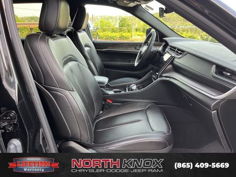 Used 2025 Jeep Grand Cherokee L Limited image 28