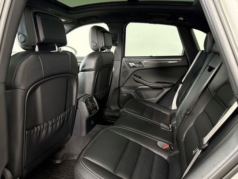 Certified 2025 Porsche Macan GTS image 26