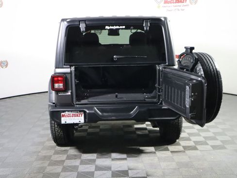 Used 2024 Jeep Wrangler Sport S image 10