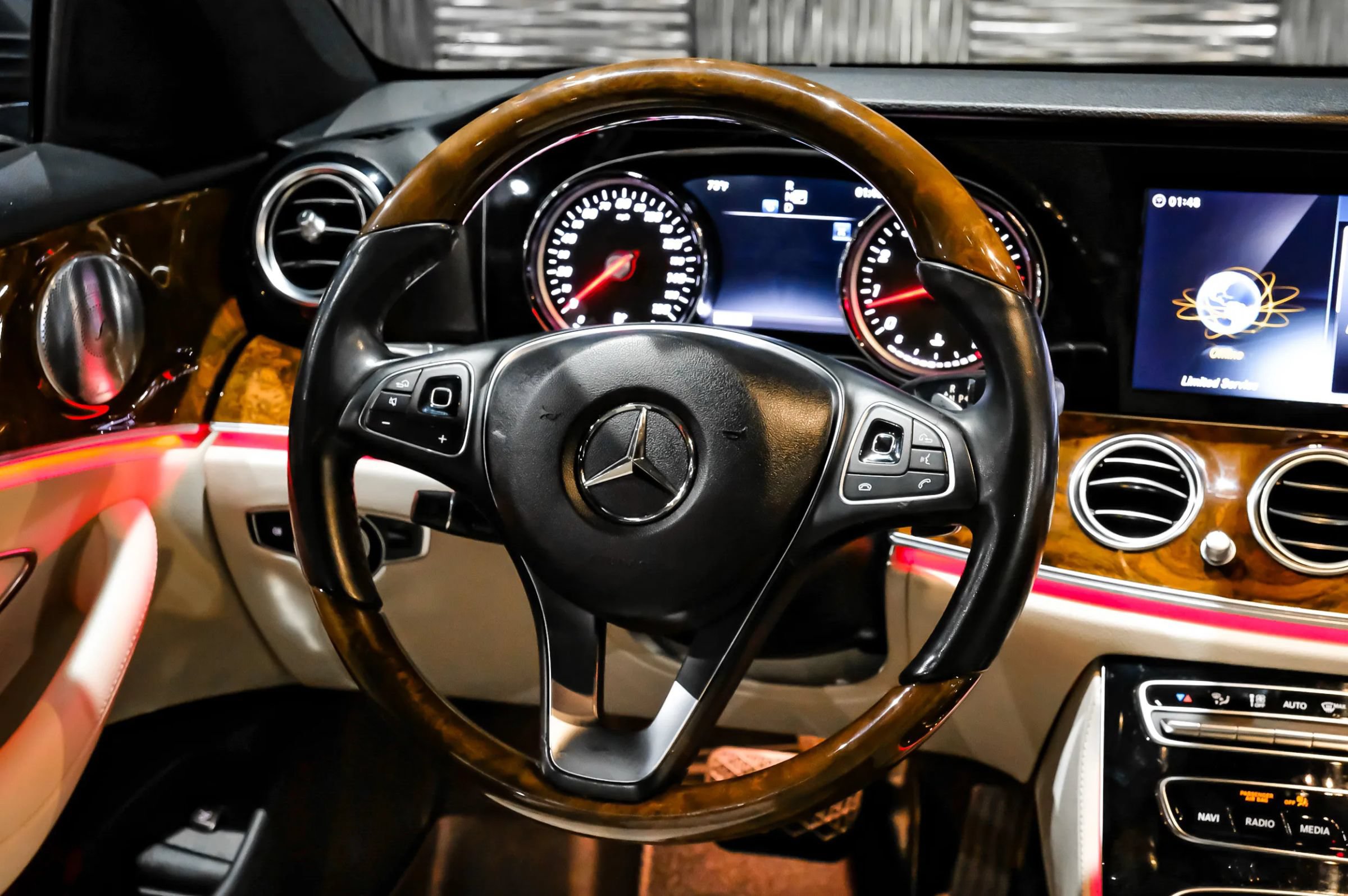 Used 2018 Mercedes-Benz E 300 image 16