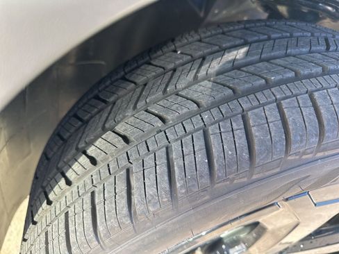 New 2026 Volkswagen Taos SE image 28