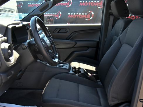 Used 2023 Chevrolet Colorado W/T image 16