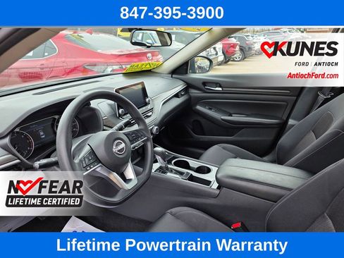 Used 2024 Nissan Altima 2.5 SV FWD image 14