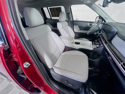 Used 2024 Hyundai Santa Fe Calligraphy image 29