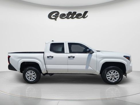Used 2024 Toyota Tacoma SR AWD/4WD image 4