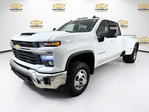 Used 2024 Chevrolet Silverado 3500 LT w/ Safety Package AWD/4WD image 3