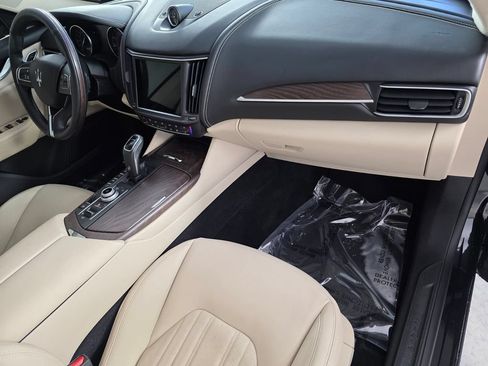 Used 2022 Maserati Levante GT AWD/4WD image 29