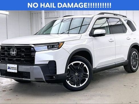New 2026 Honda Pilot Touring image 2