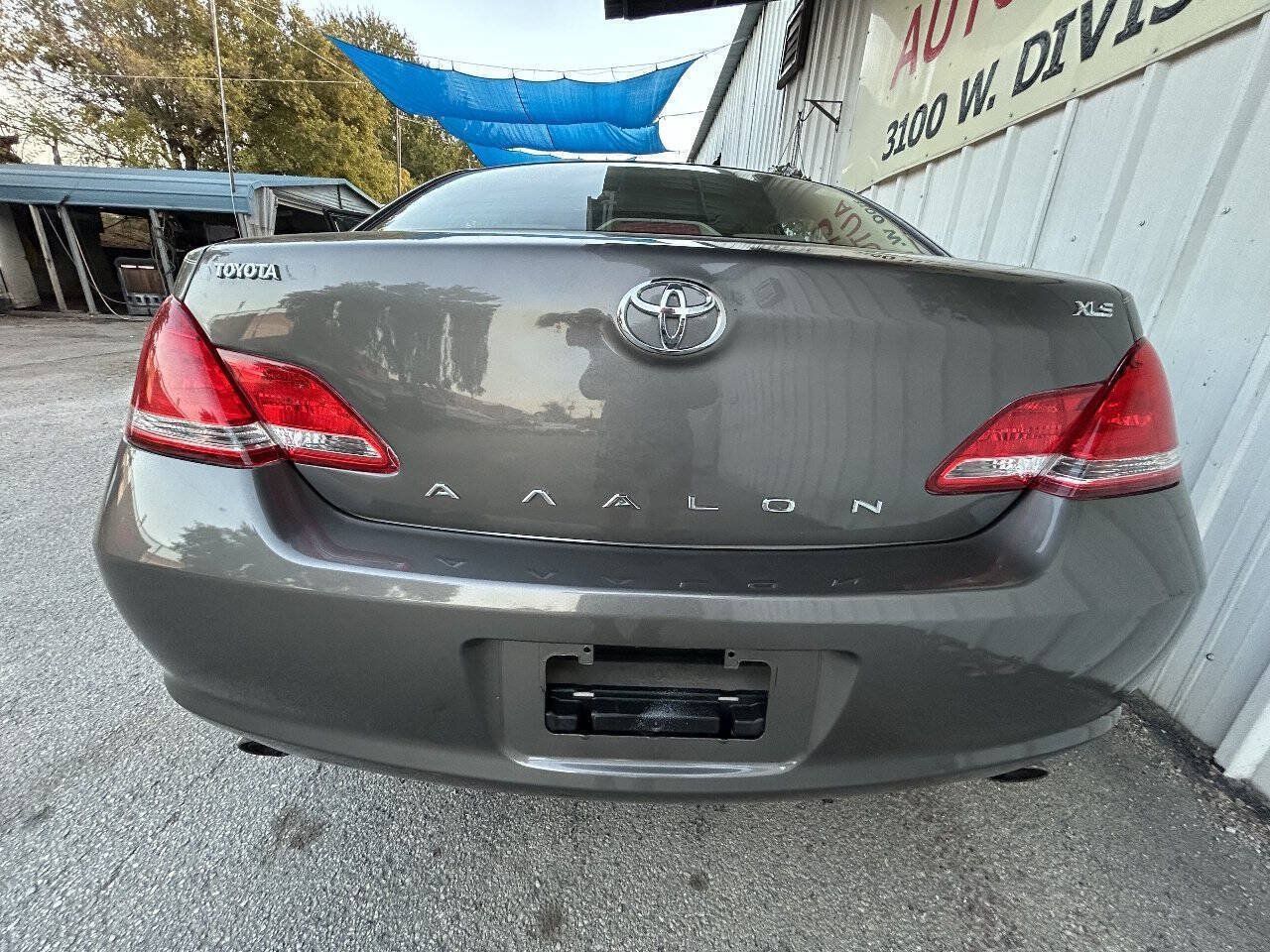 Used 2006 Toyota Avalon XLS FWD image 11