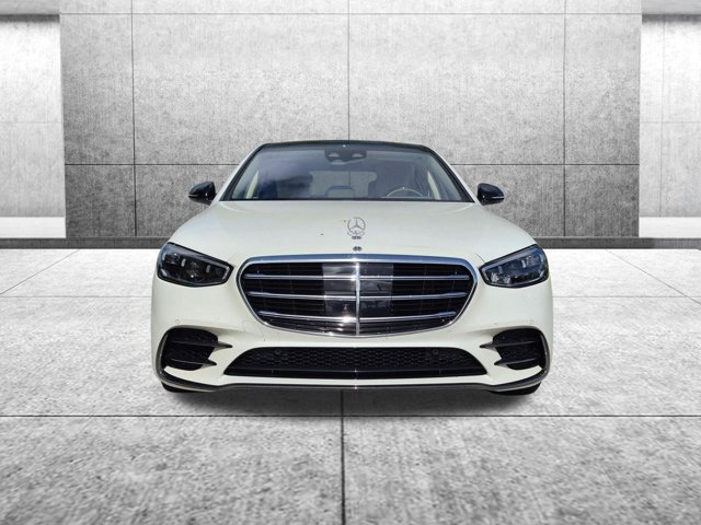 Used 2023 Mercedes-Benz S 580 4MATIC Sedan image 2