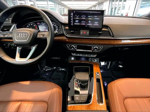 Certified 2023 Audi Q5 2.0T Premium w/ Convenience Package AWD/4WD image 16