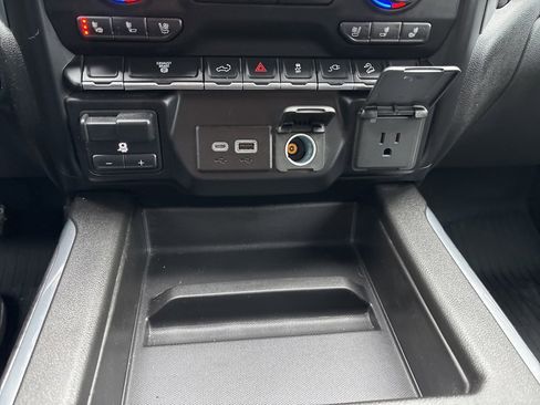 Certified 2022 Chevrolet Silverado 3500 LTZ image 33