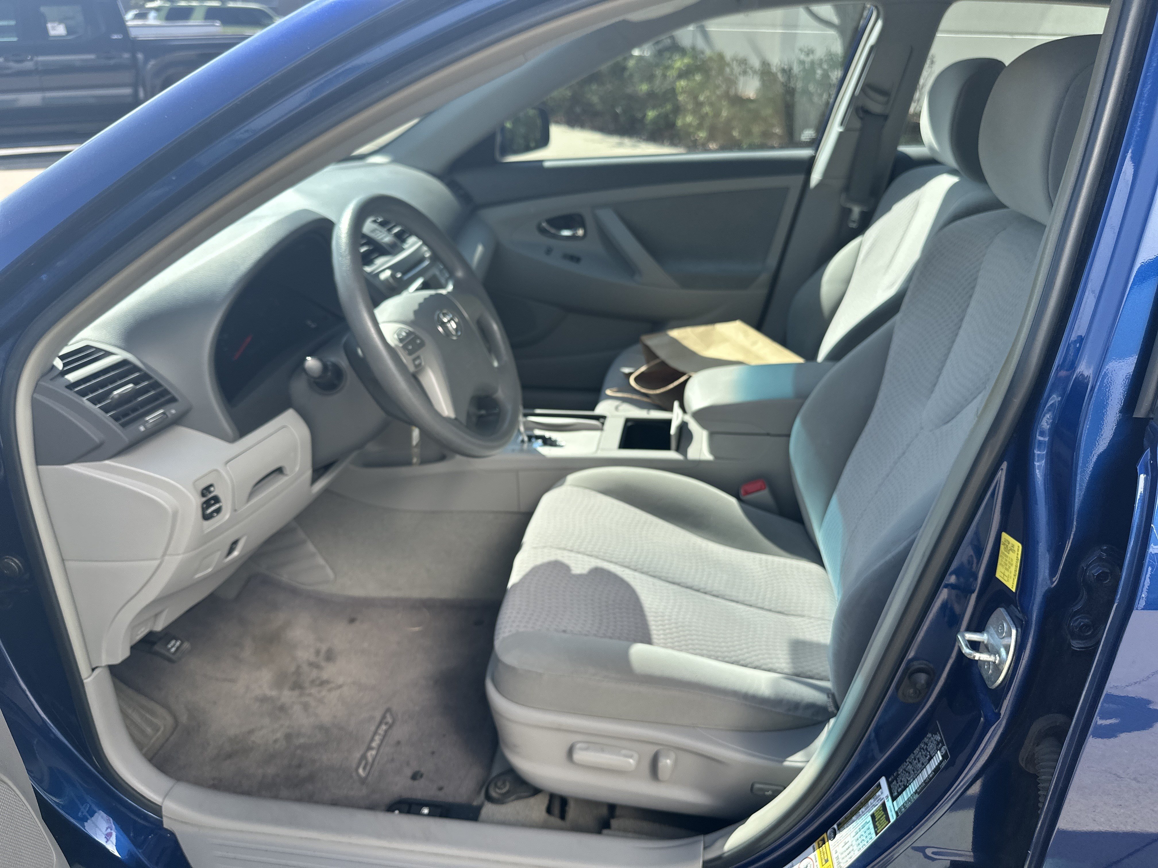 Used 2011 Toyota Camry LE w/ LE Extra-Value Pkg FWD image 7