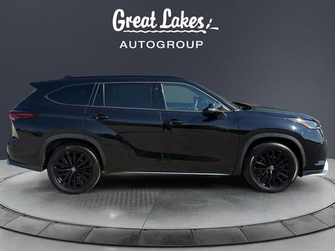 Used 2025 Toyota Highlander XSE AWD/4WD image 6