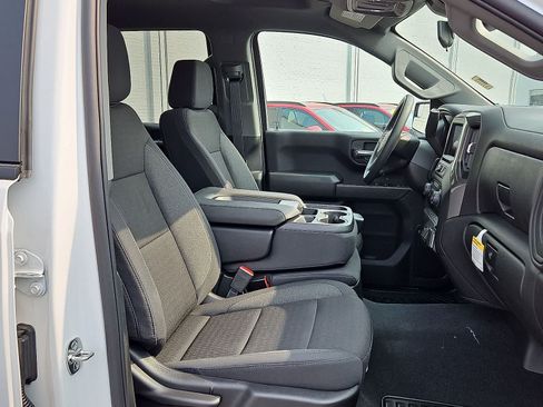 Used 2026 Chevrolet Silverado 1500 Custom AWD/4WD image 32
