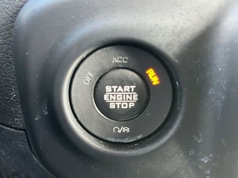 Used 2021 Jeep Wrangler Sport S image 18