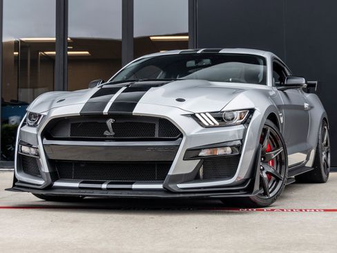 Used 2020 Ford Mustang Shelby GT500 w/ Carbon Fiber Track Pack RWD image 1