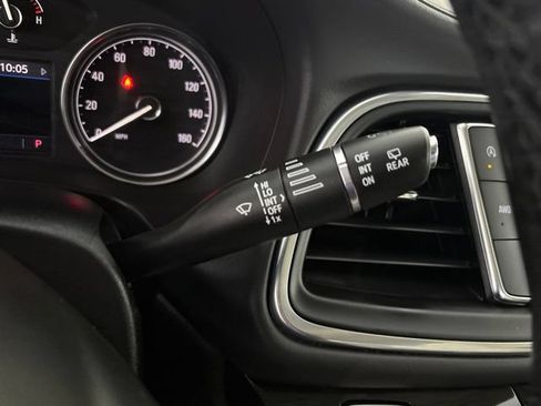 Used 2023 Buick Enclave Essence AWD/4WD image 9