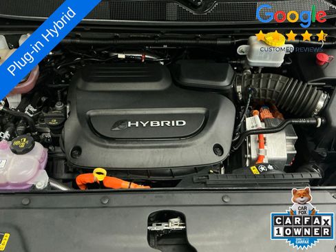 Used 2022 Chrysler Pacifica Touring-L w/ Uconnect Theater Family Group image 32