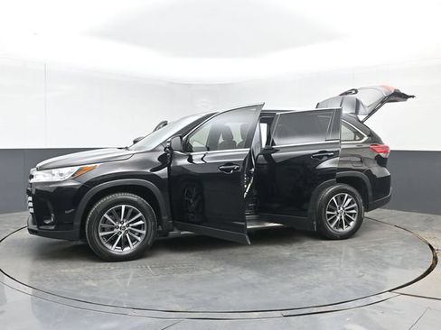 Used 2019 Toyota Highlander XLE FWD image 56