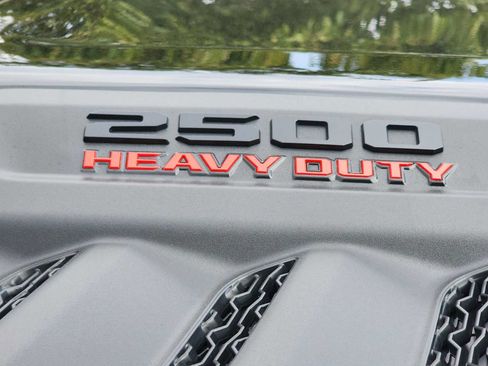 Used 2025 RAM 2500 Laramie AWD/4WD image 11