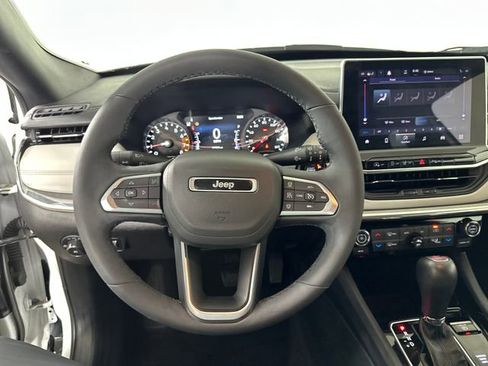 Used 2024 Jeep Compass Limited image 14